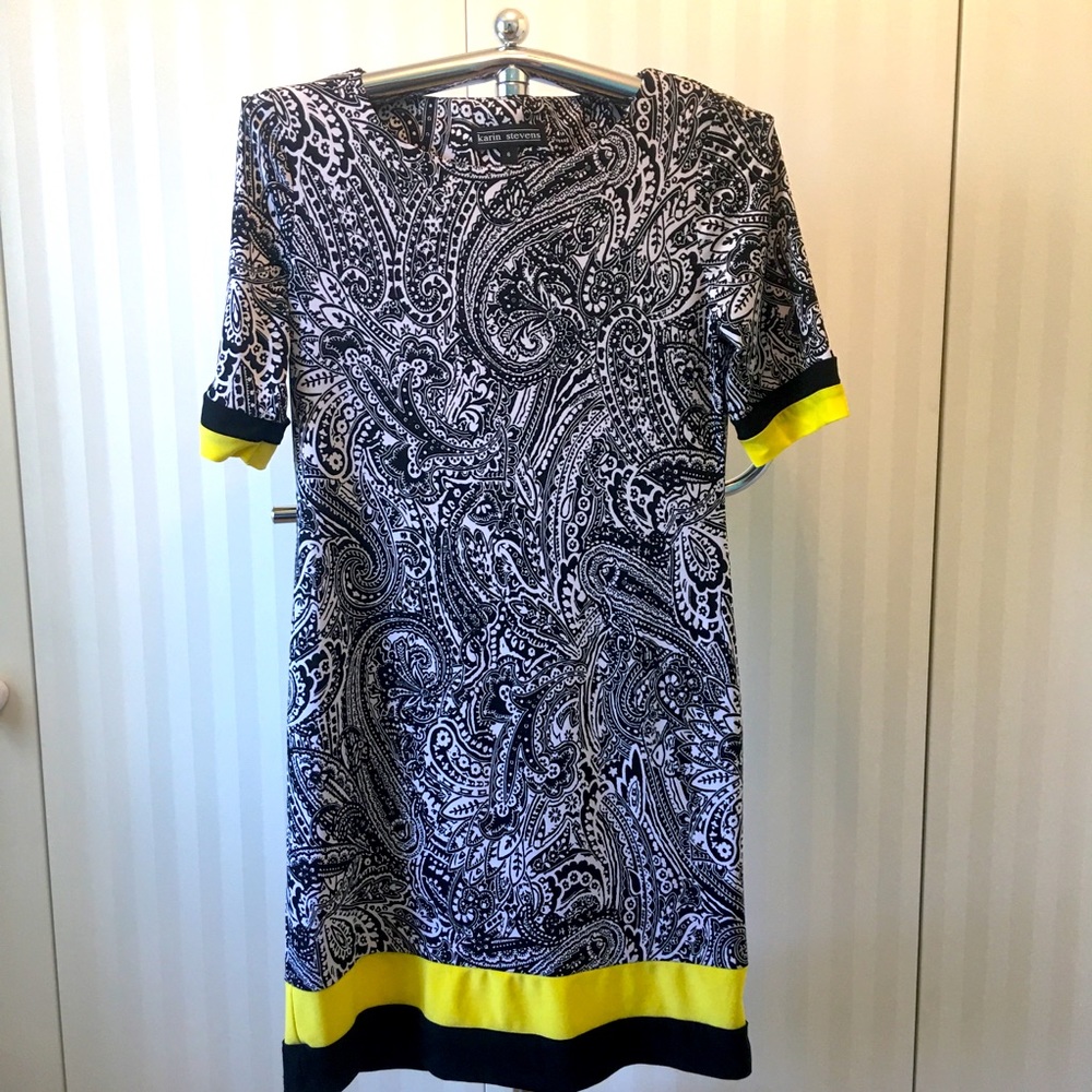 Karin Stevens black white paisley yellow band dress comfortable Size 6